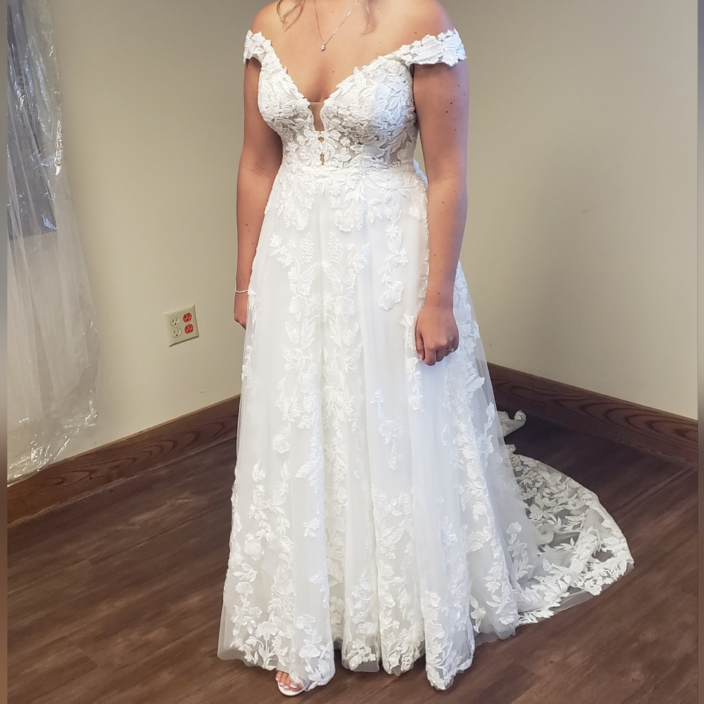 Allure Bridal, Allure Romance Style 3508L Ivory